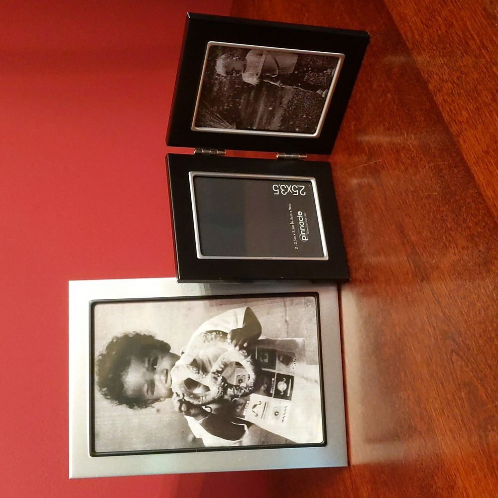 Black & Silver Desktop Frame Bundle